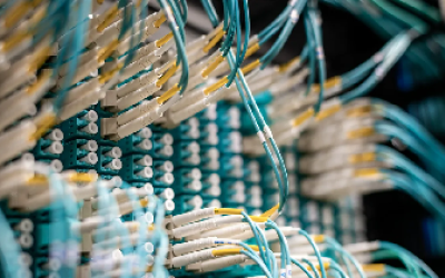 Como escolher o Conector de Fibra Óptica ideal?