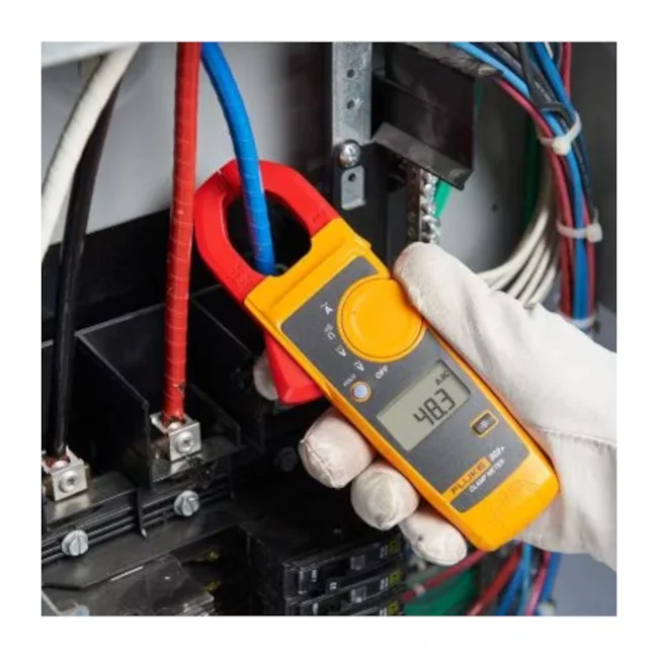 Alicate Amperímetro Digital 400A AC CAT III 600V 302+ FLUKE - INSTRUFIBER Alicate Amperímetro Digital 400A AC CAT III 600V 302+ FLUKE - INSTRUFIBER